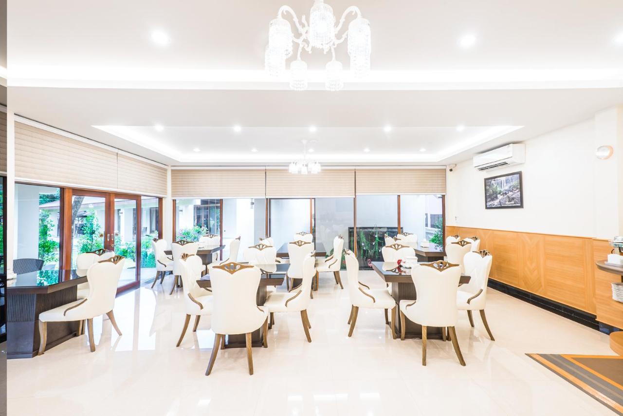 Au Place Hotel Loei Exteriör bild