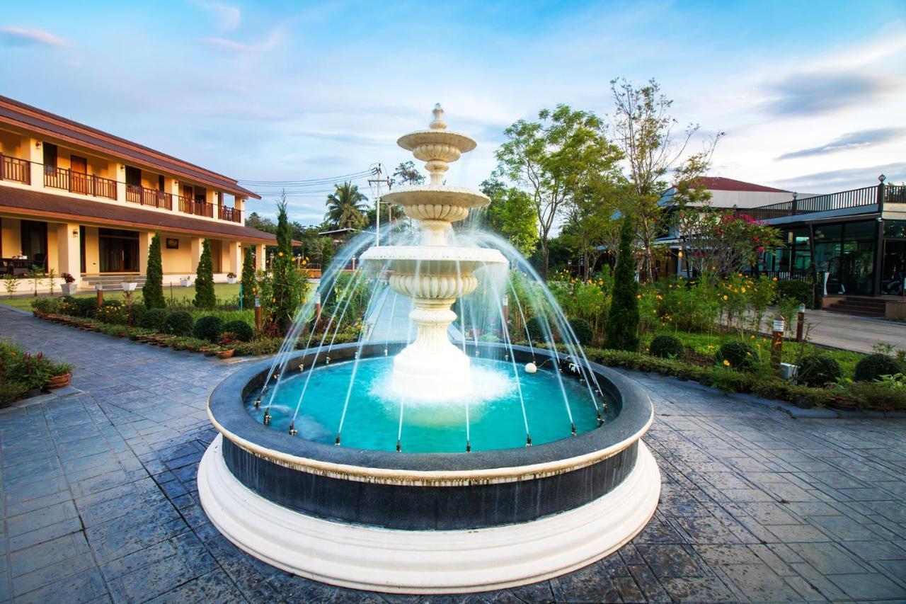Au Place Hotel Loei Exteriör bild