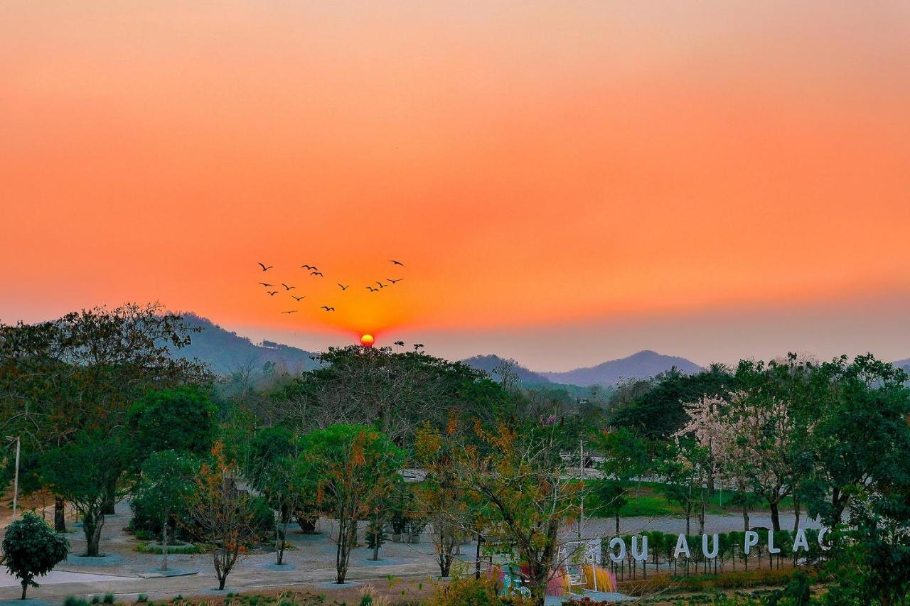 Au Place Hotel Loei Exteriör bild