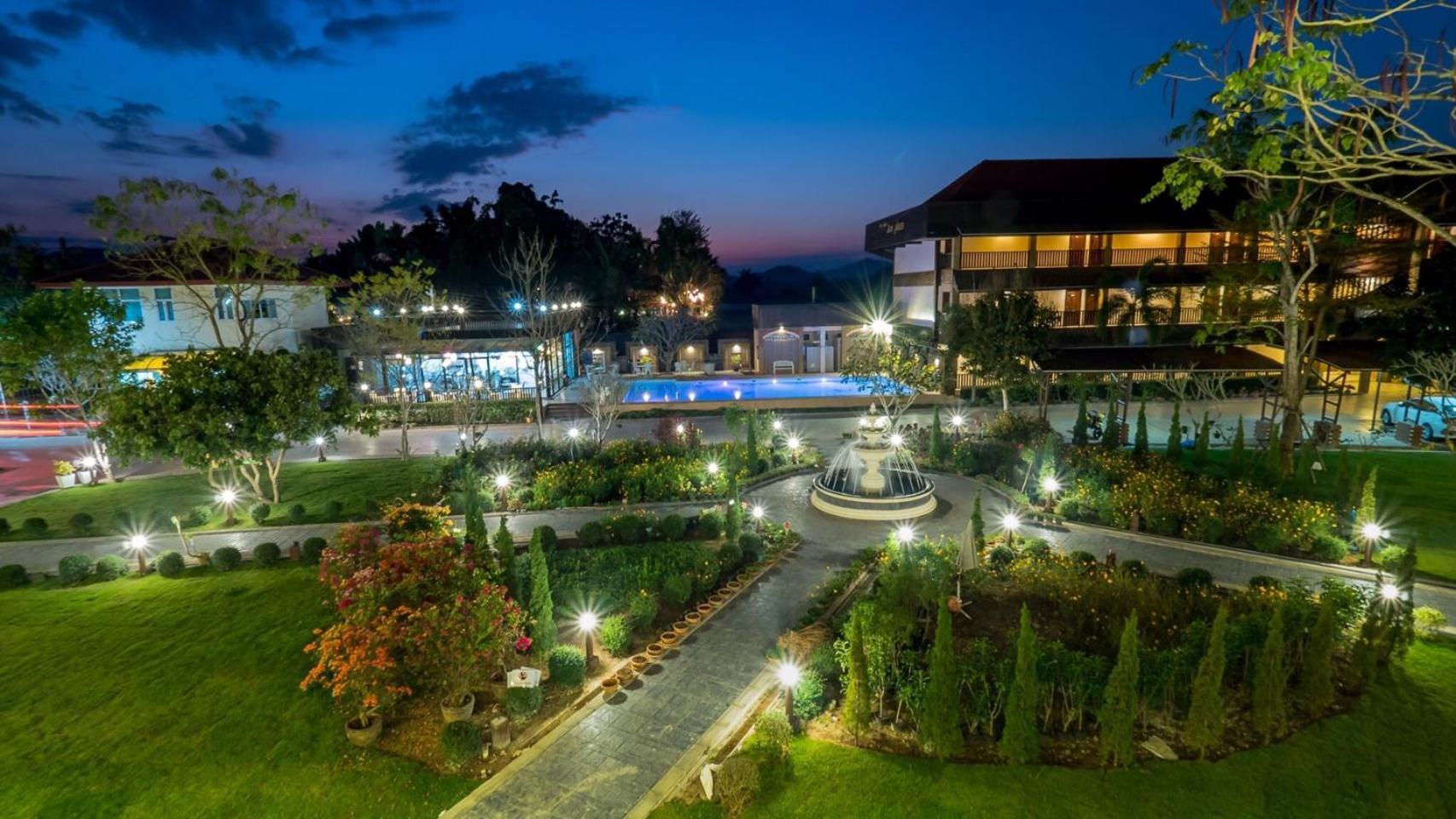 Au Place Hotel Loei Exteriör bild