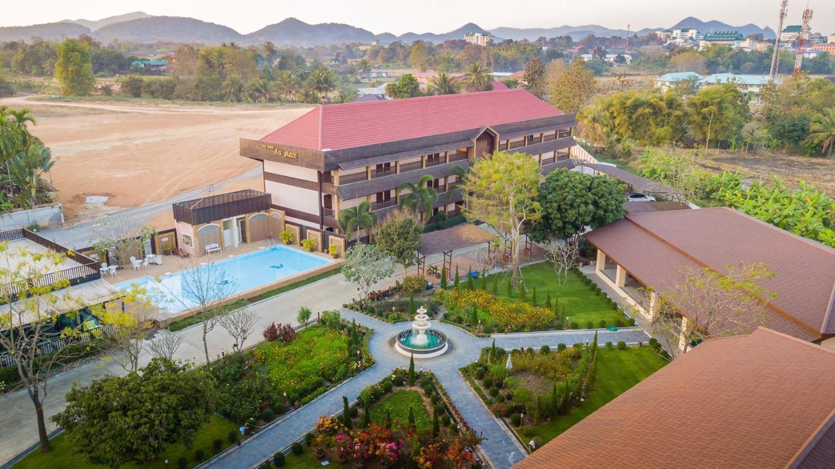 Au Place Hotel Loei Exteriör bild